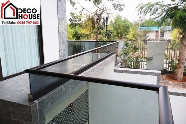 Lan can k&iacute;nh ban c&ocirc;ng &acirc;m s&agrave;n Maxpro