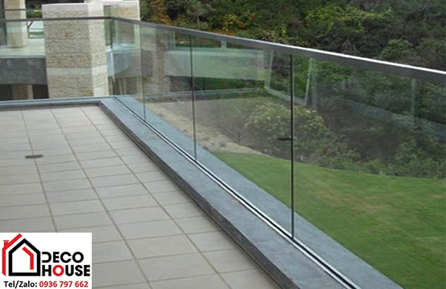 Lan can k&iacute;nh cường lực &acirc;m s&agrave;n