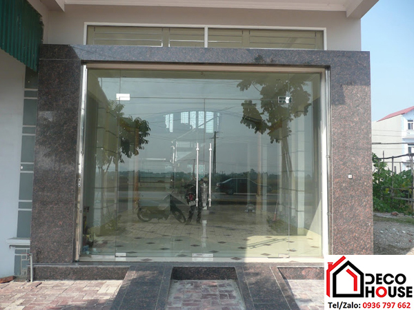 Lắp đặt cửa kính thủy lực nhà mặt phố