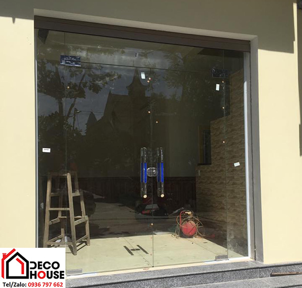 Các mẫu cửa kính cường lực cửa hàng đẹp