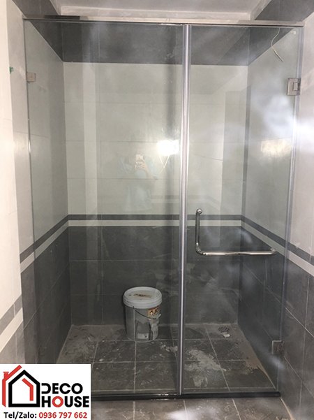 Vách kính nhà tắm giằng vuông