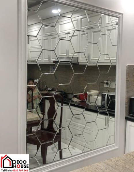 Gương trang trí phòng bếp hình lục giác