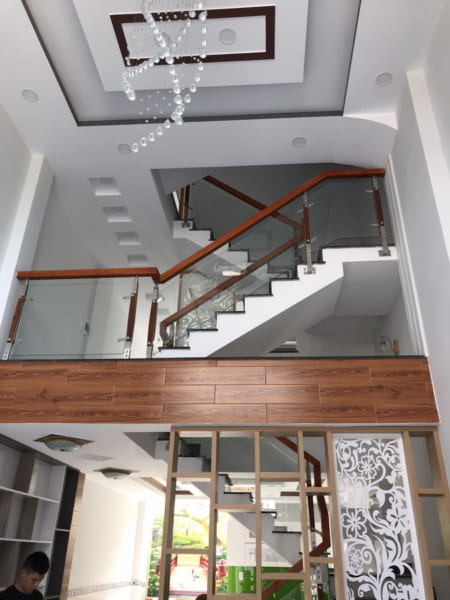 Cầu thang kính giá rẻ