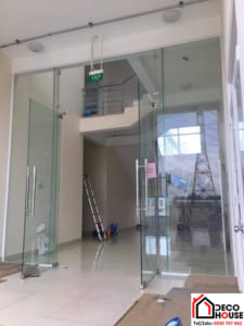 Cửa kính cường lực bao nhiêu tiền 1m2