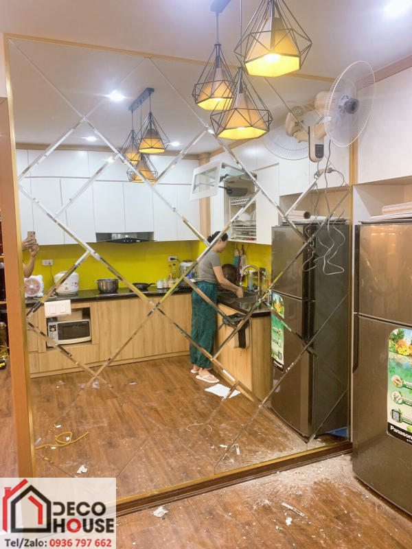 Gương ốp tường phòng bếp