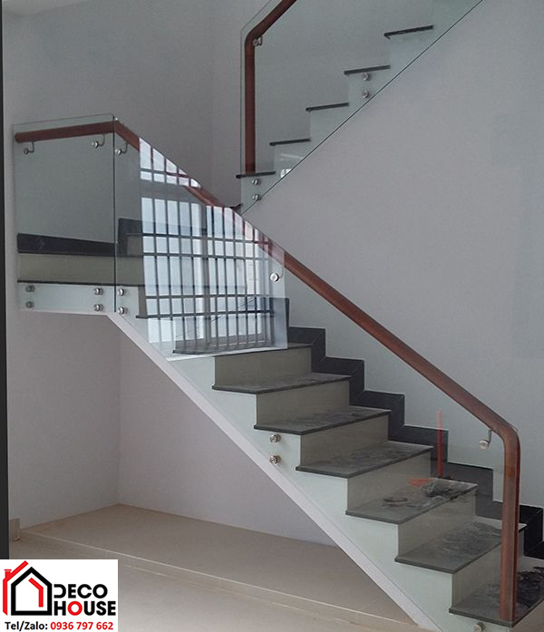 Lan can cầu thang kính cường lực không trụ
