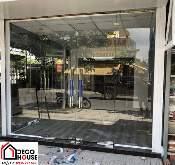 Mẫu cửa kính thủy lực 2 cánh bản lề Adler