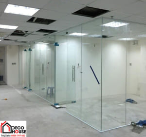 Vách ngăn kính cường lực văn phòng giá rẻ