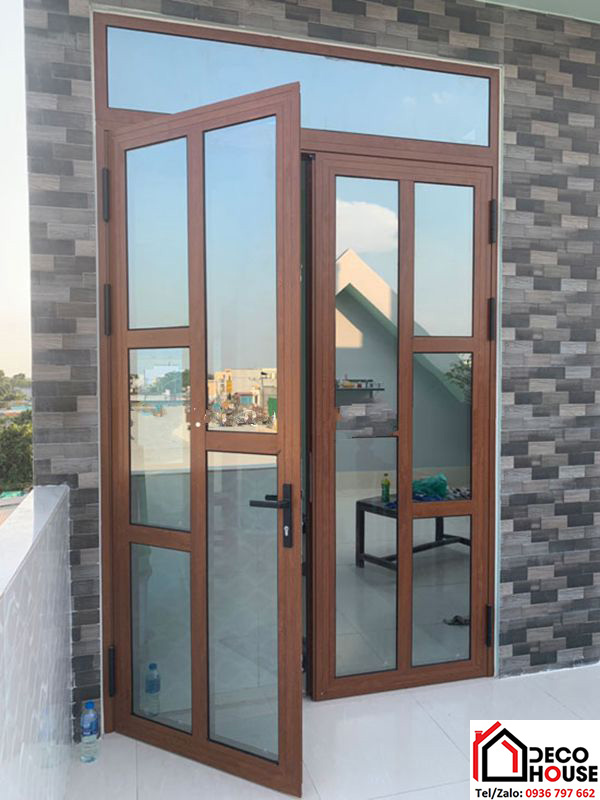 Cửa nhôm kính xingfa vân gỗ