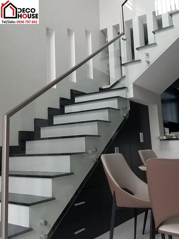 Mẫu lan can cầu thang tay vịn nhôm đẹp