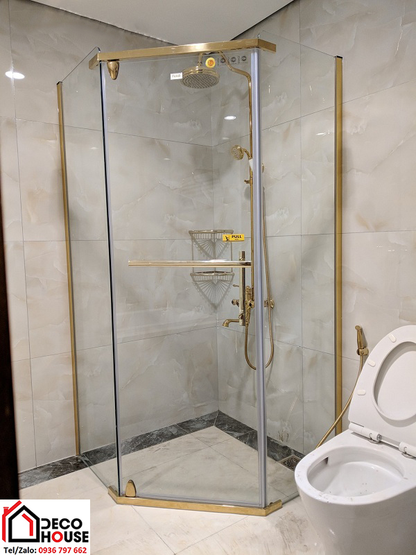 Vách kính nhà tắm vát góc màu vàng Fendi