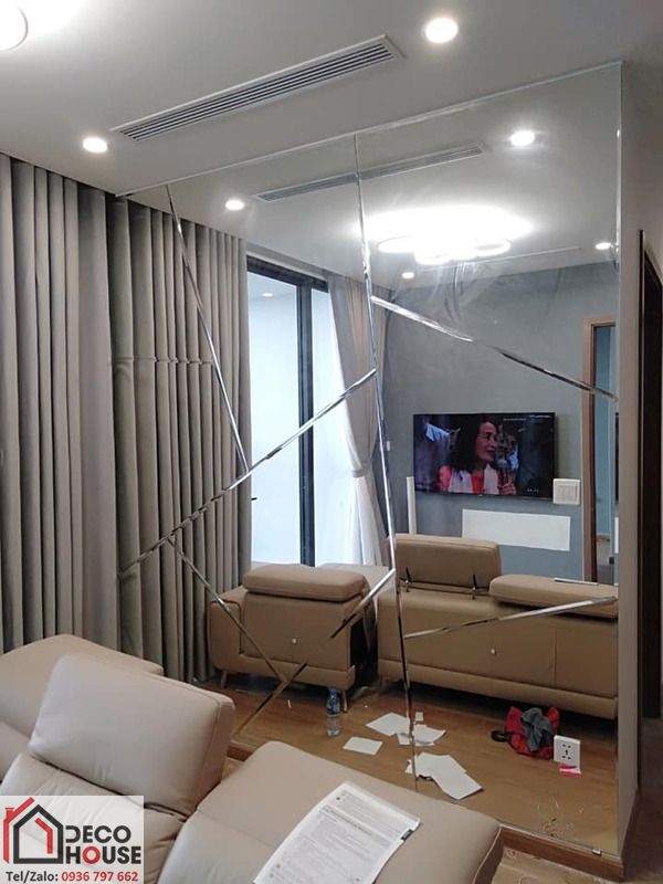 Làm gương kính trang trí phòng khách
