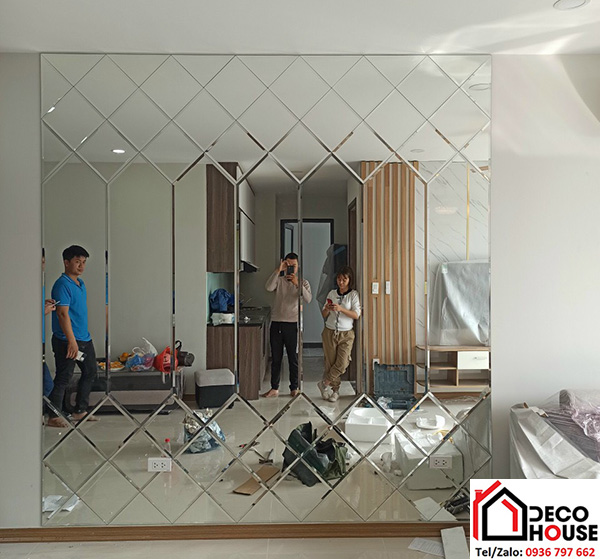 Làm gương trang trí dán tường giá rẻ
