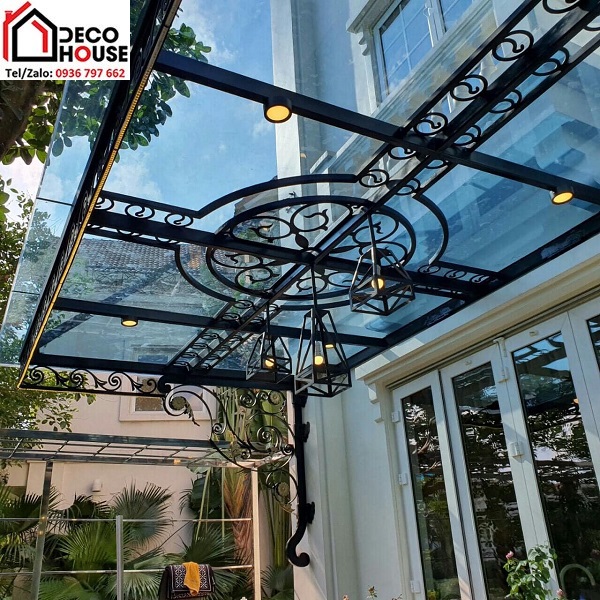 Mái kính cường lực dán khung sắt nghệ thuật