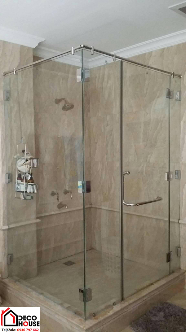 Vách kính phòng tắm đứng cửa mở quay